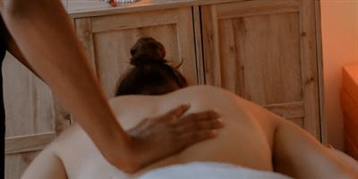 Nek-, Schouder- en Rugmassage bij heartspace108 in Rotterdam